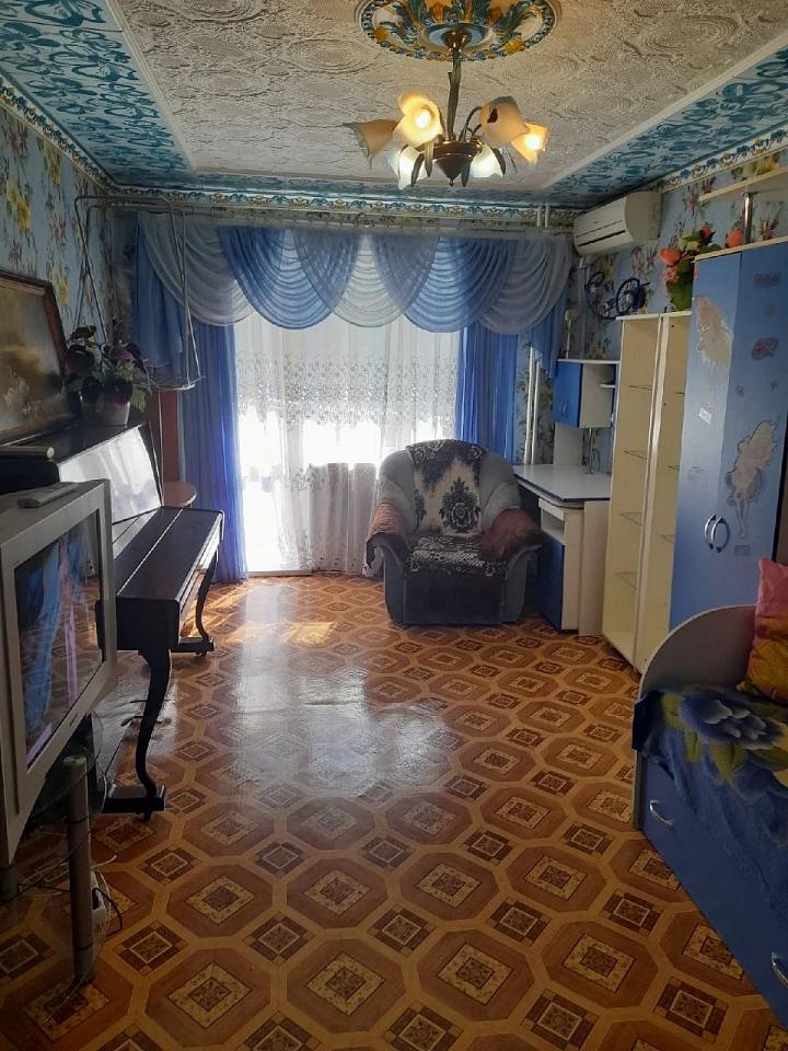 Сдается 3-комнатная квартира (Тоцкое 2, Оренбургской области). Чистая, уютная, в хорошем состоянии со всеми удобствами, посуточно или на длительный срок. По всем вопросам звоните по номеру: +79203128001